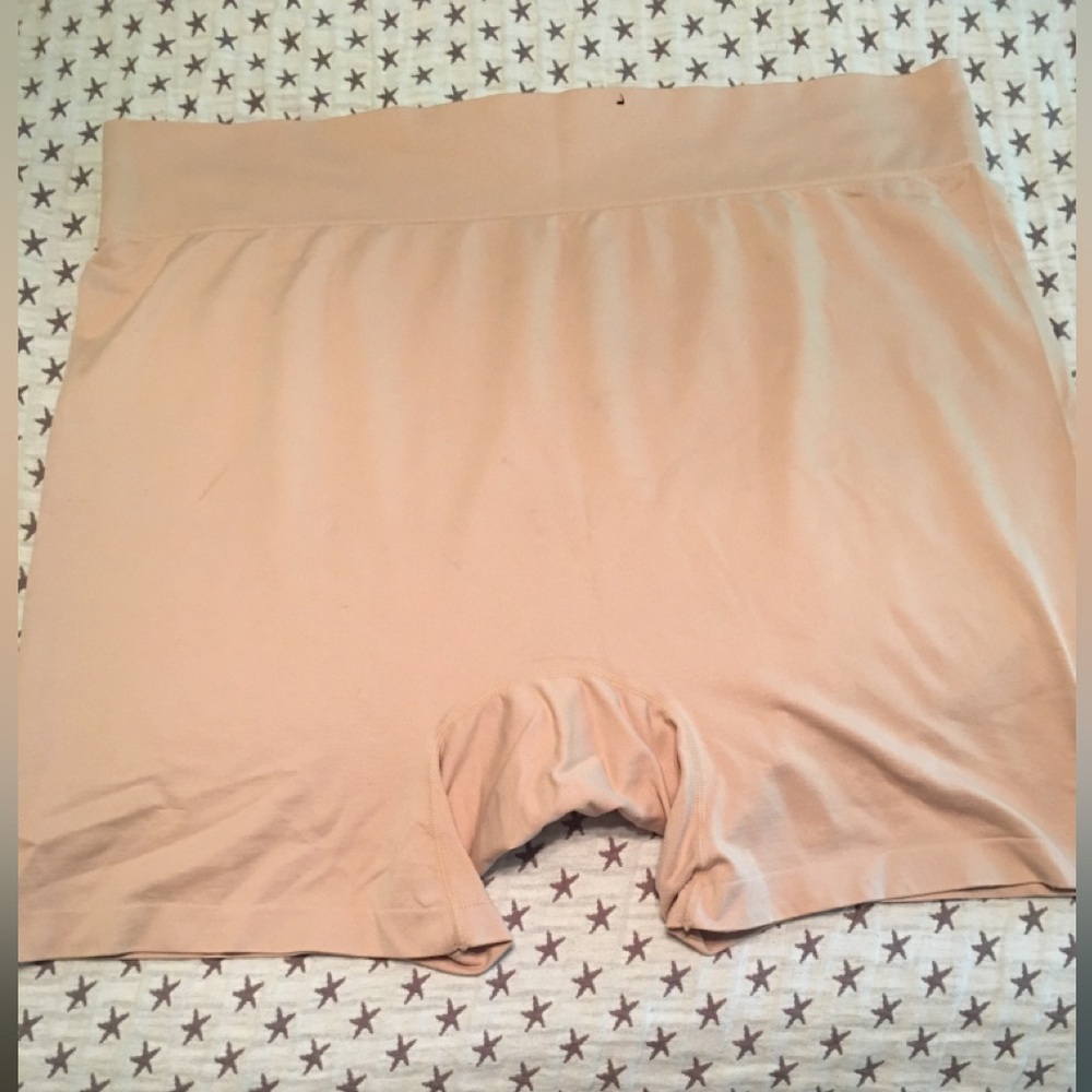 Torrid 6x No-Rub Short - Peach Color NWOT